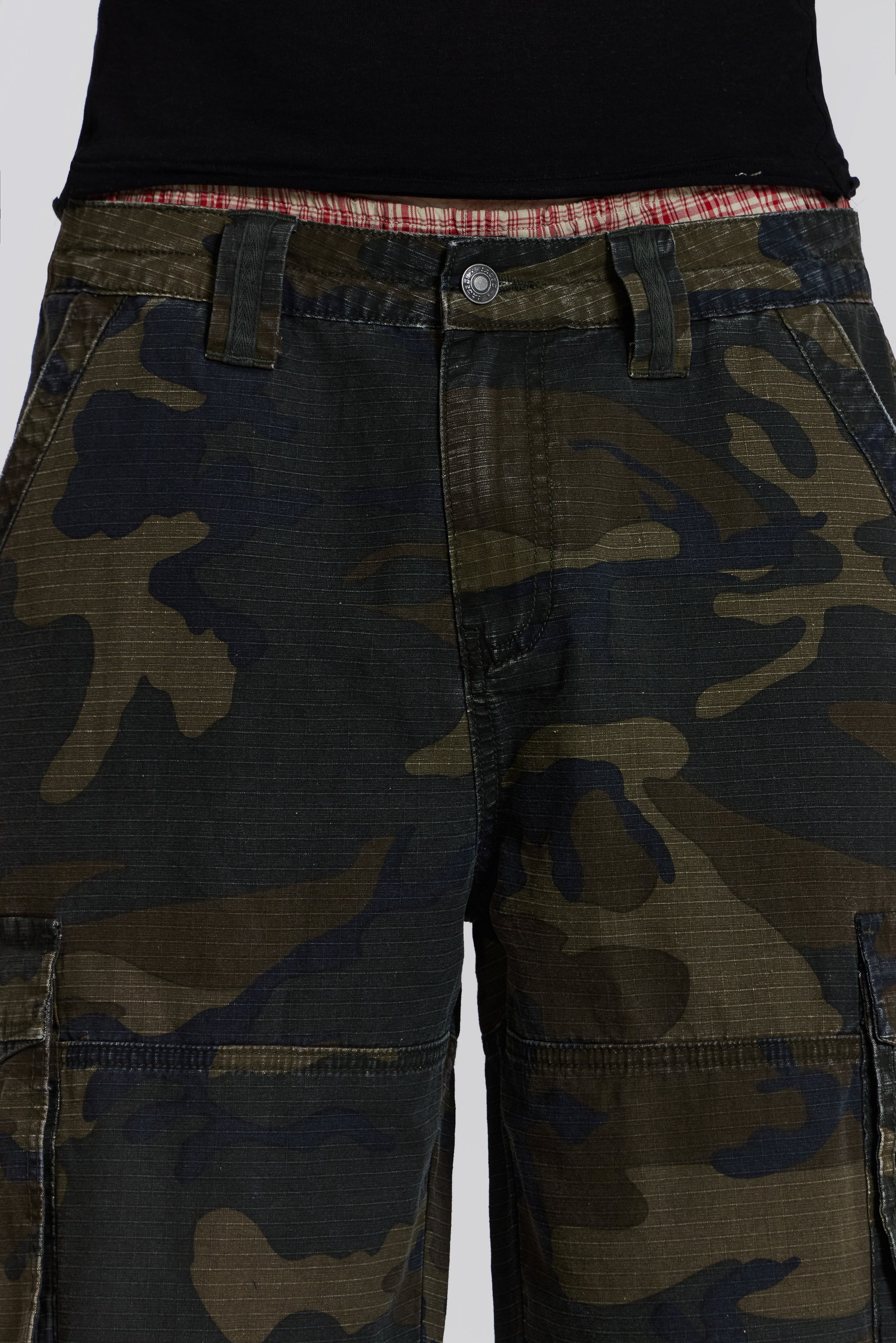 Guerilla Camo Baggy Shorts - Image 16