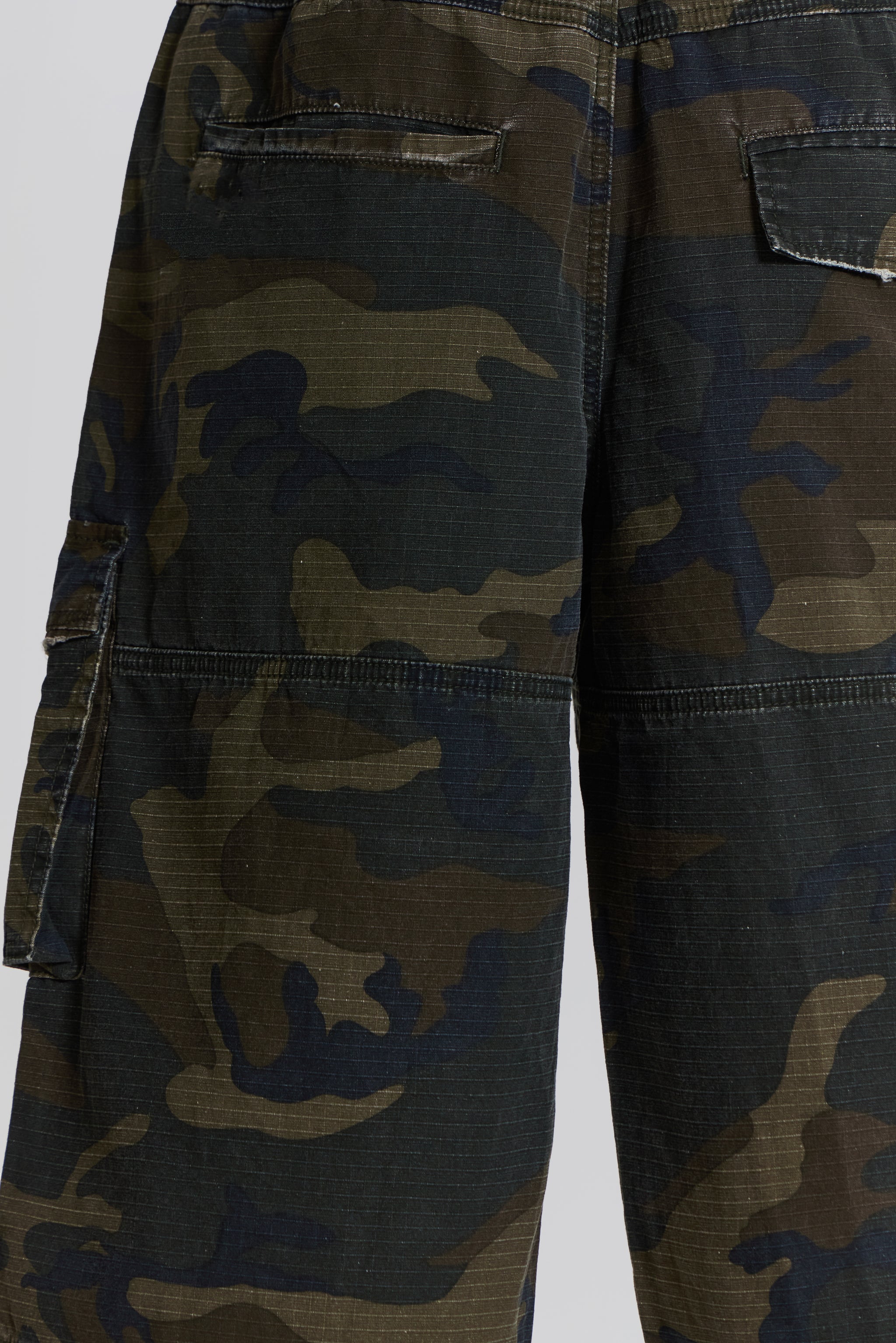 Guerilla Camo Baggy Shorts - Image 18