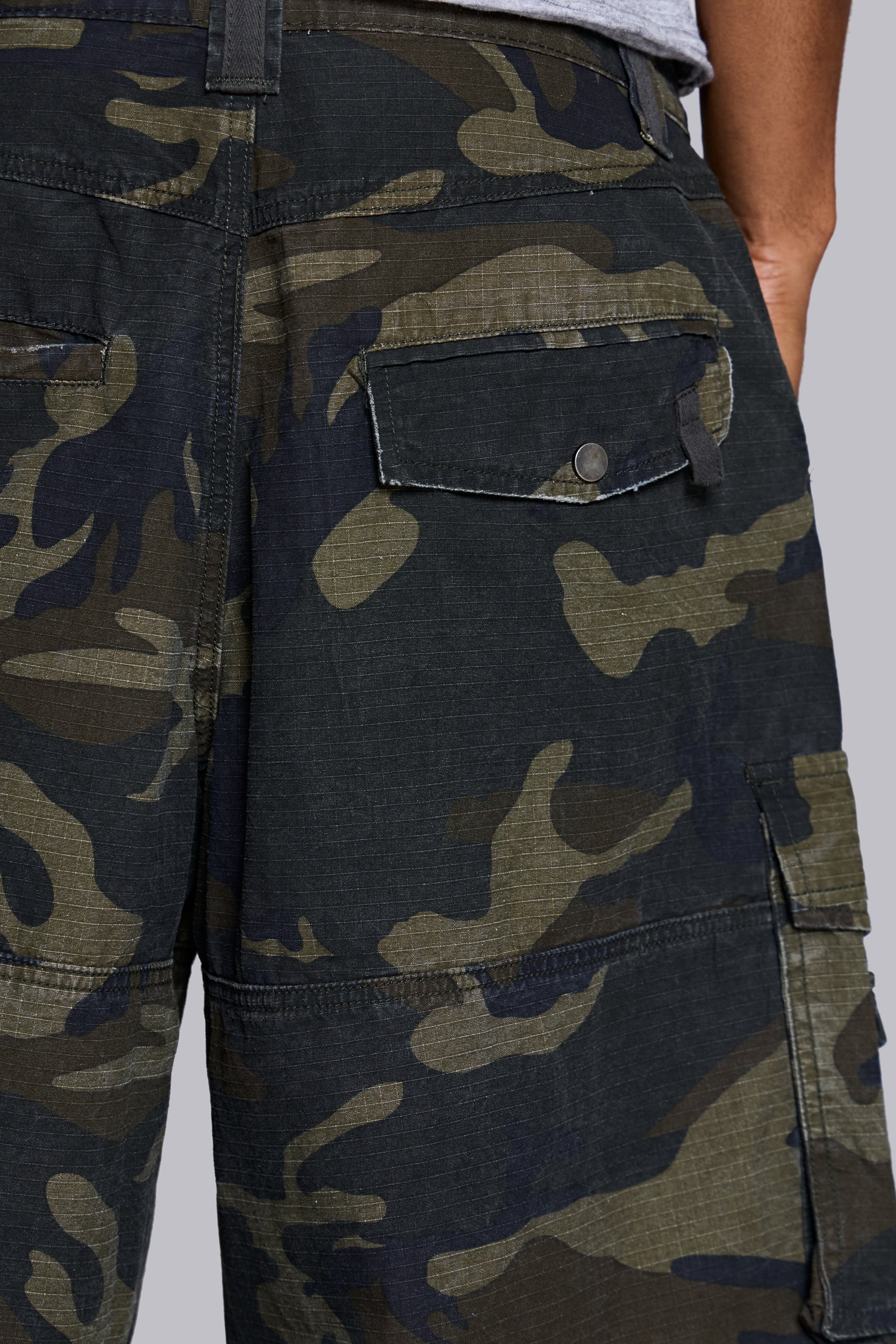 Guerilla Camo Baggy Shorts - Image 8