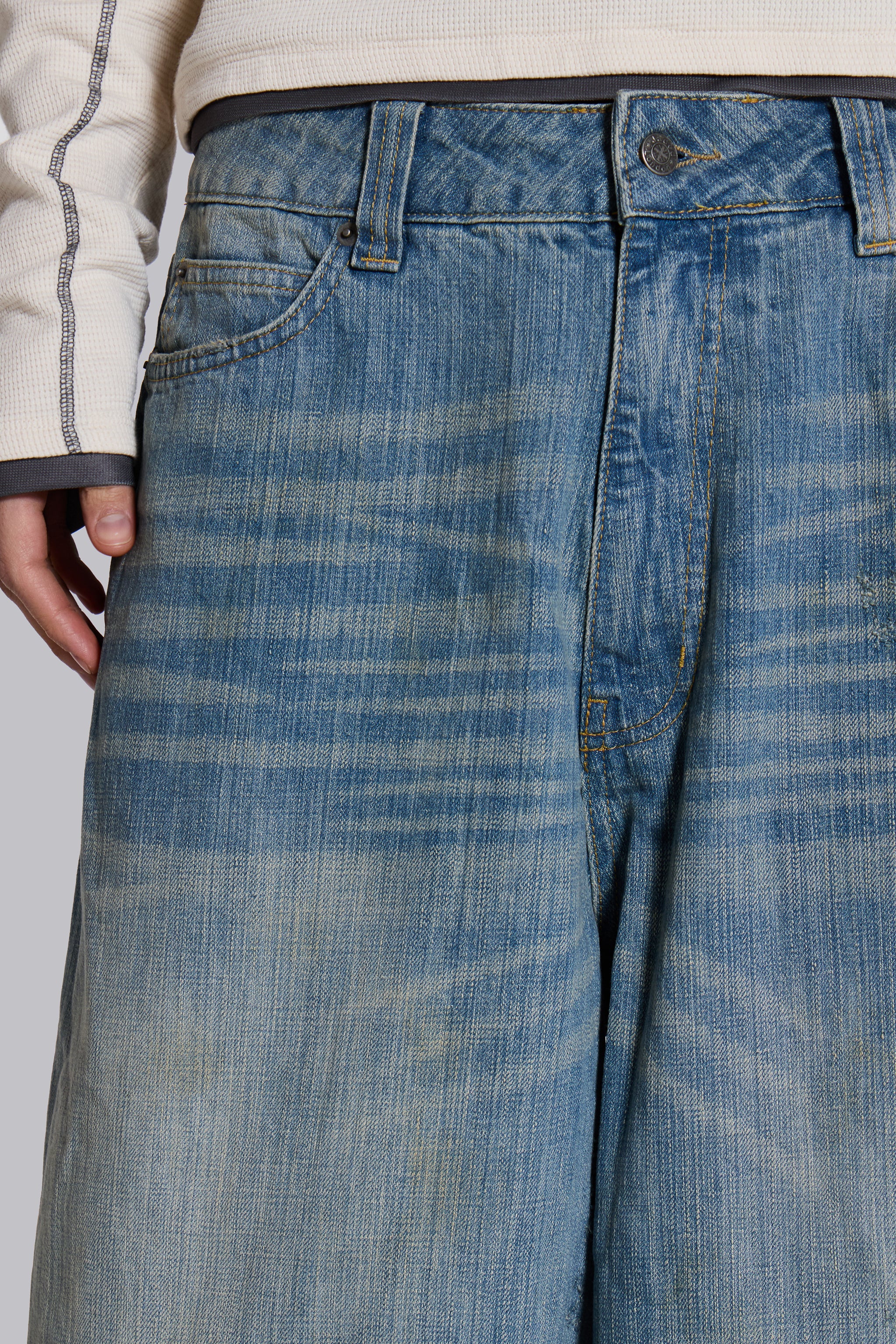 Light Wash Slub XL Colossus Jeans - Image 5
