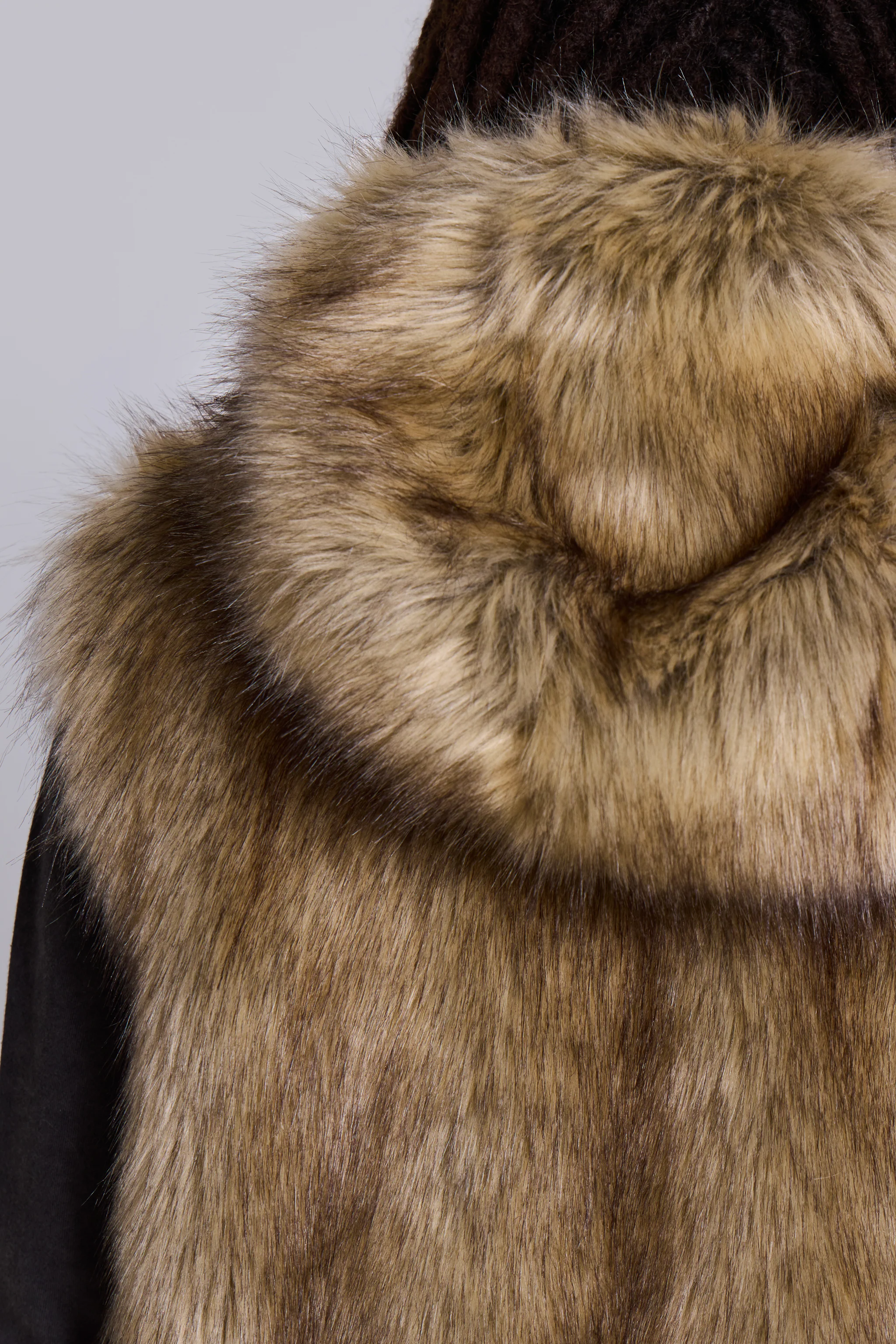 Mendoza Faux Fur Gilet - Image 6